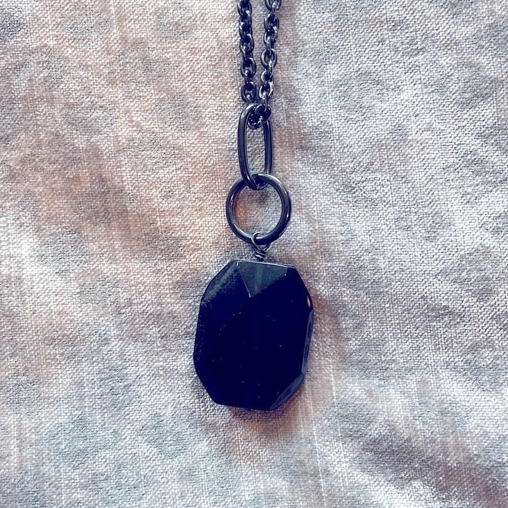 Banana Republic black stone pendant